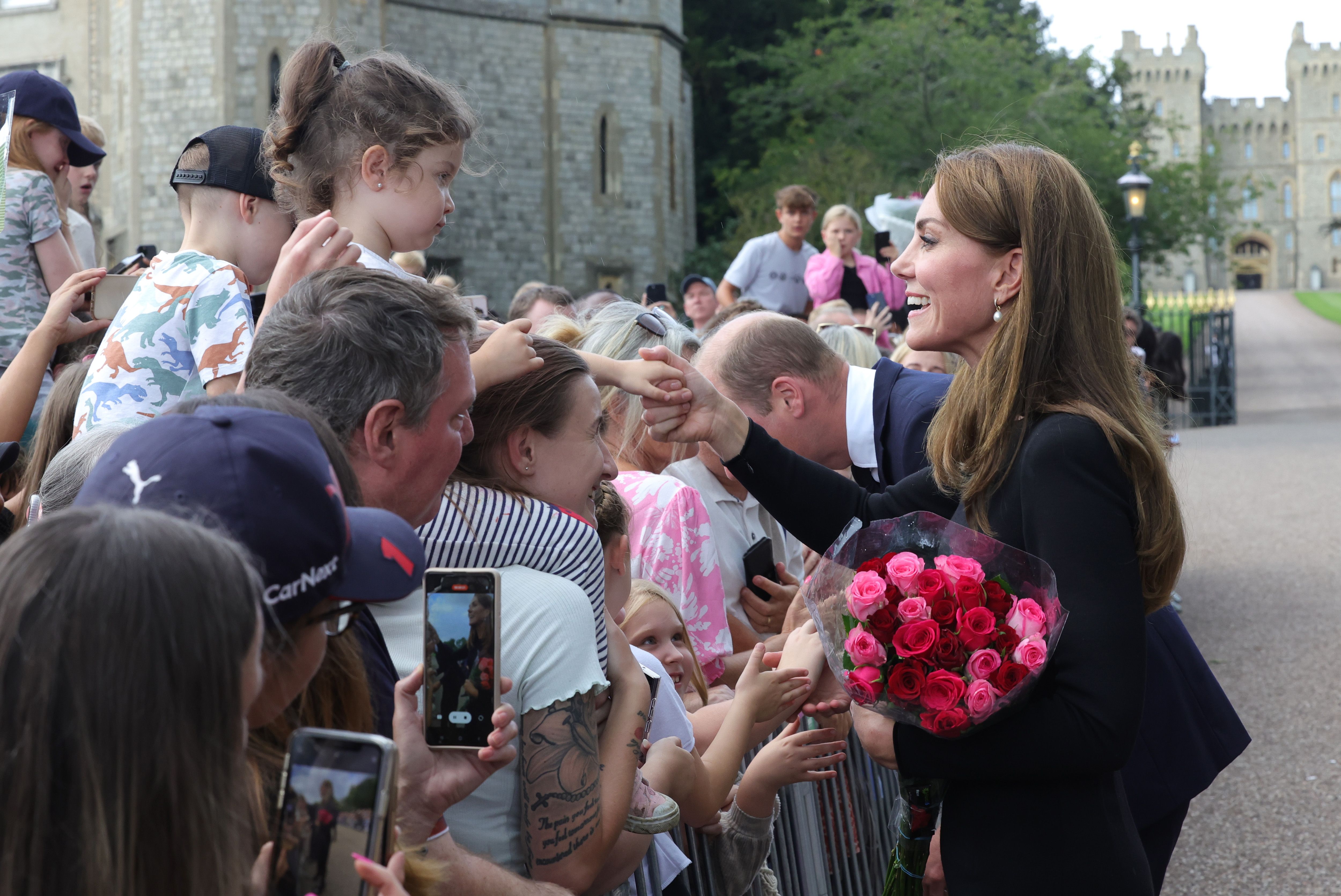 Guillermo y Kate, con Enrique y Meghan: agradecen juntos los homenajes a la reina Isabel II