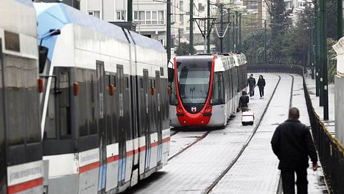 Heridas casi cien personas tras chocar cuatro metrobuses en Estambul, Turquía