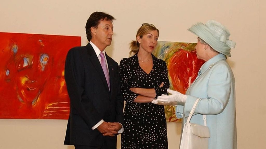 Paul McCartney Isabel II Walker Art Gallery