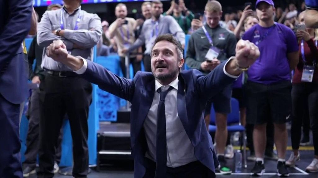 La locura del entrenador italiano tras eliminar a Serbia