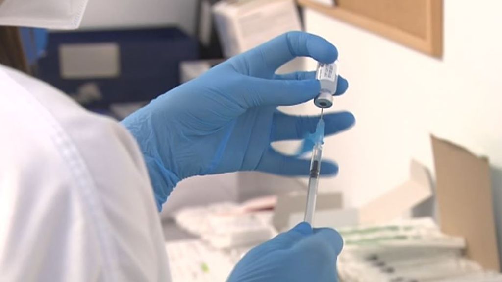 Comienzan a llegar a España los diez millones de dosis de las nuevas vacunas contra el coronavirus