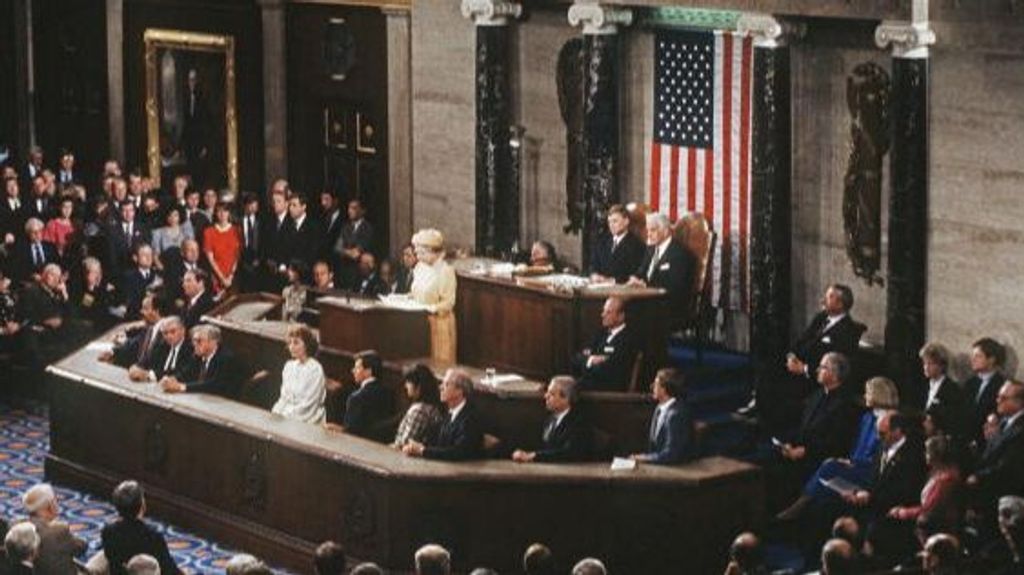 Isabel II en una sesión conjunta en el Capitolio en 1991