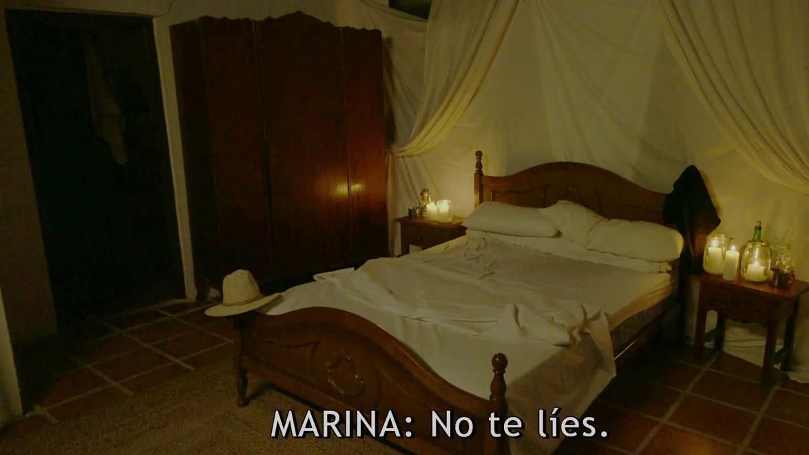 La conversación de Omar y Marina en el baño