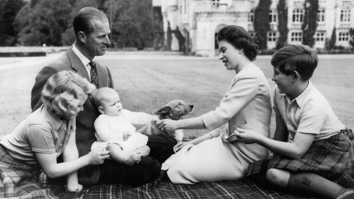 Sept 9, 1960 - Aberdeenshire, Scotland, United Kingdom - Big siblings Prince Charles, right, Princess Anne, left, and parents, Queen Elizabeth and the Duke of Edinburgh dote on baby Prince Andrew with their puppy sitting next to them during family portraits at Balmoral Castle. The Royal family was enjoying their Scottish retreat for a holiday. (Credit Image: © Keystone Pictures USA/ZUMAPRESS.com) Sept 9, 1960 - Aberdeenshire, Scotland, United Kingdom - Big siblings Prince Charles, right, Princess Anne, left, and parents, Queen Elizabeth and the Duke of Edinburgh dote on baby Prince Andrew with their puppy sitting next to them during family portraits at Balmoral Castle. The Royal family was enjoying their Scottish retreat for a holiday. (Credit Image: © Keystone Pictures USA/ZUMAPRESS.com)