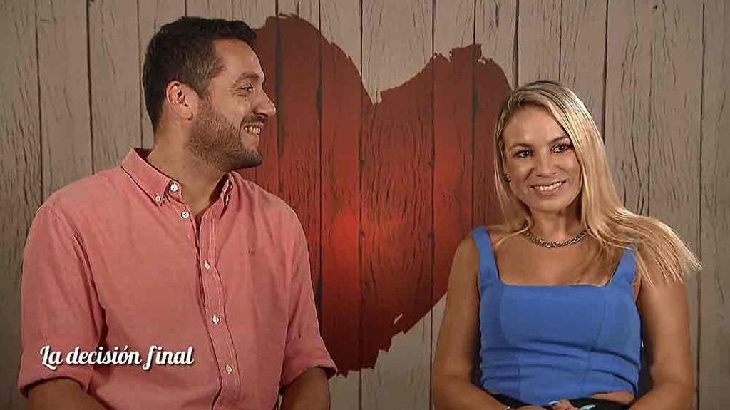 Ainhoa y Caio en 'First Dates'