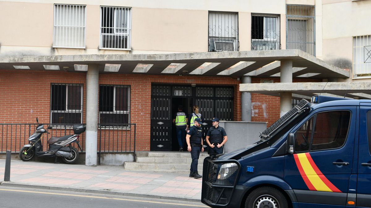 Cuatro encapuchados asaltan y disparan a un menor de 16 años de madrugada en Ceuta