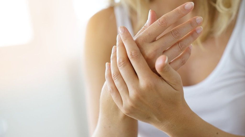 La crema de manos y uñas Neutrogena para recuperar la suavidad y el brillo de la piel ahora por mucho menos