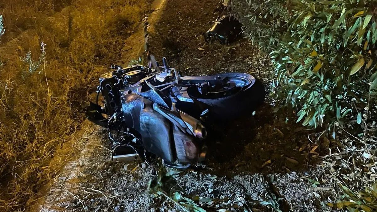 La moto tras el accidente en Marbella.