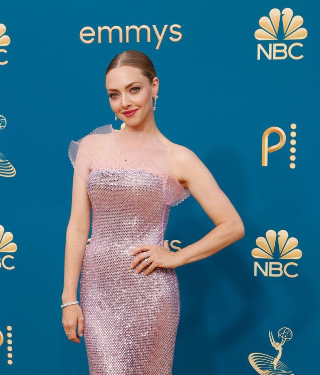 Amanda Seyfred por Armani Privé