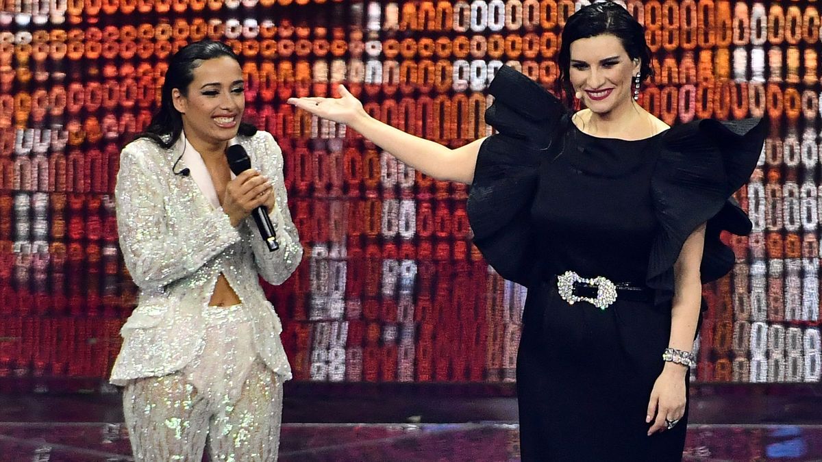 Chanel y Laura Pausini, durante Eurovisión 2022