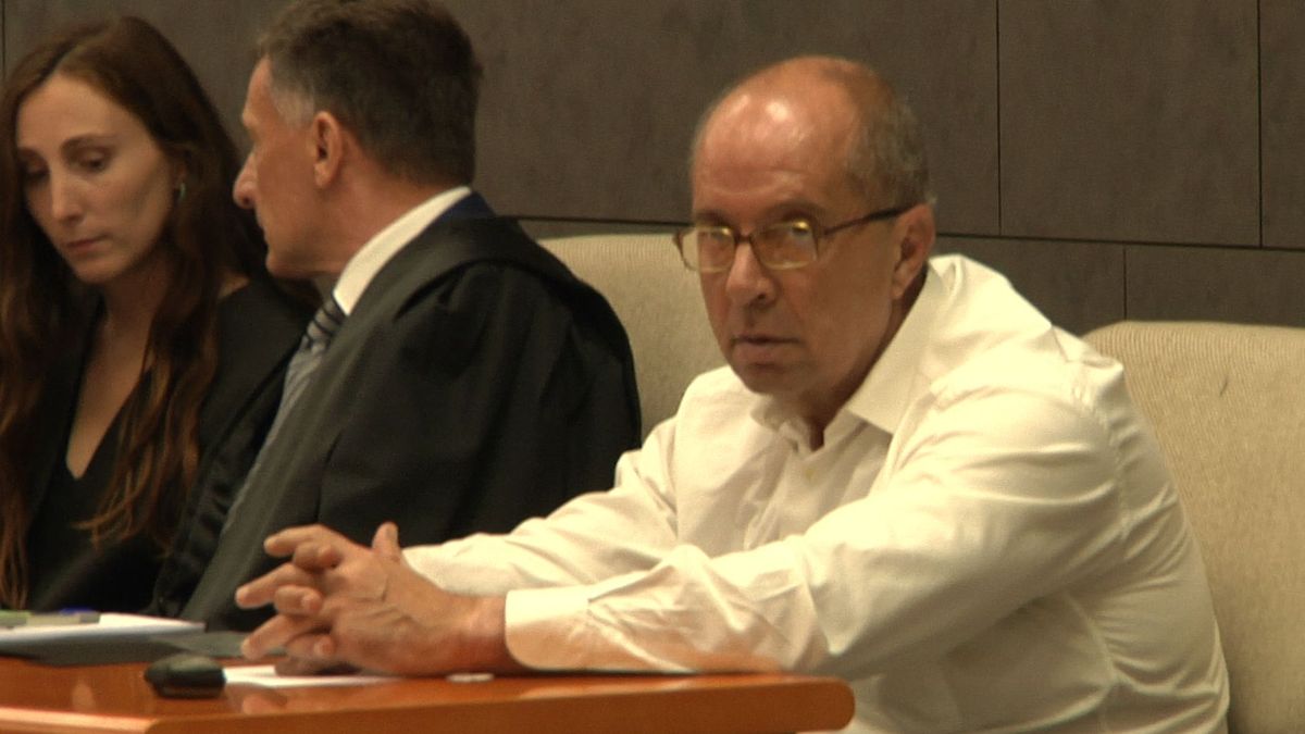 Faustino M. asesino confeso de su mujer e hija en Abanto. Faustino M. asesino confeso de su mujer e hija en Abanto.