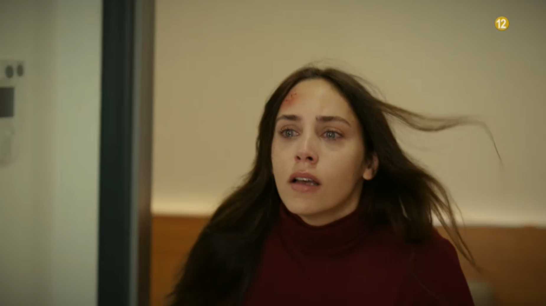Öykü Karayel interpreta a Asiye