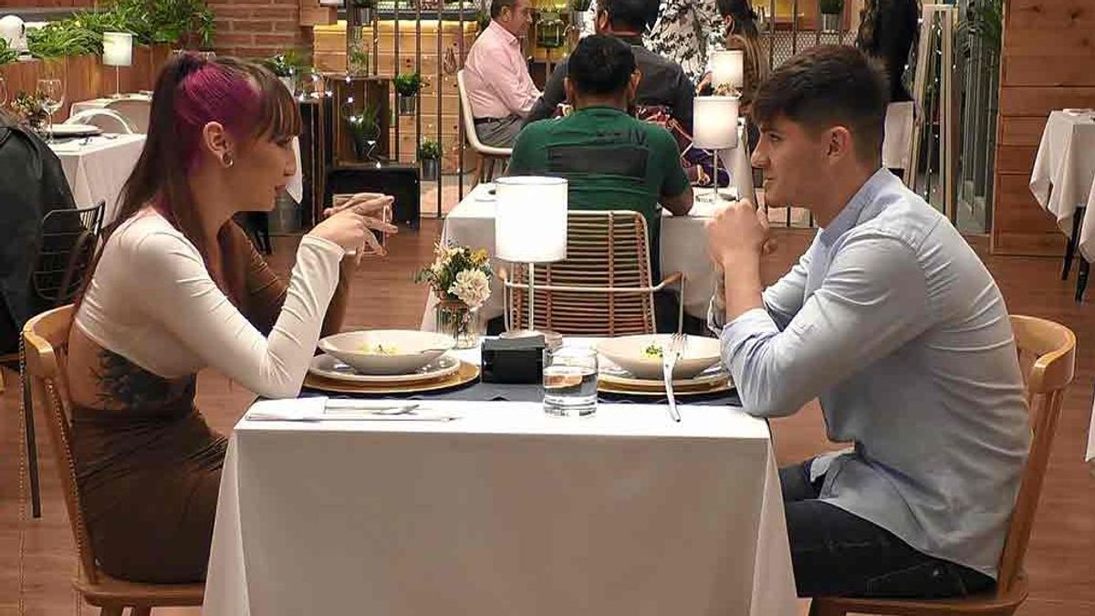 Óscar, el soltero de ‘First Dates’ que hace figuras con el pene: “Hago el canguro, la Torre Eiffel, una hamburguesa…”