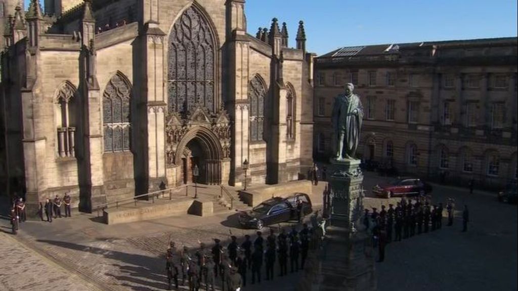 Se cierran las puertas de la Catedral de St. Giles en Edimburgo