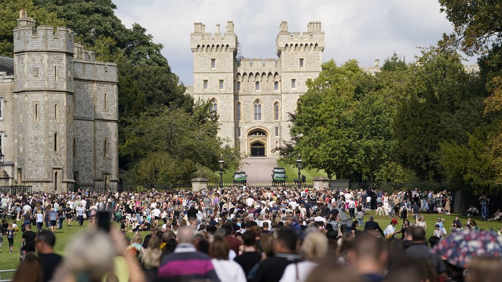 Windsor Palace gente 11sept EP
