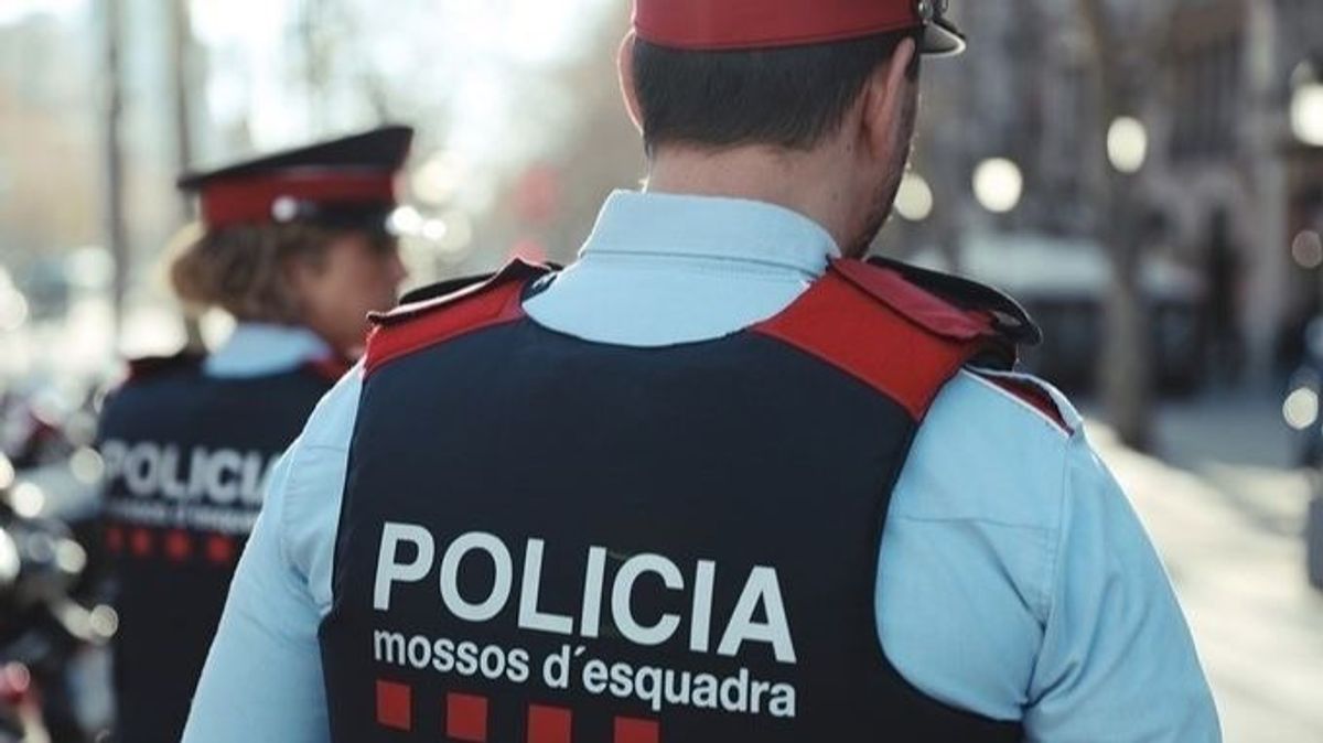 Agentes de patrulla de los Mossos d'Esquadra, en una imagen de archivo. Agentes de patrulla de los Mossos d'Esquadra, en una imagen de archivo.