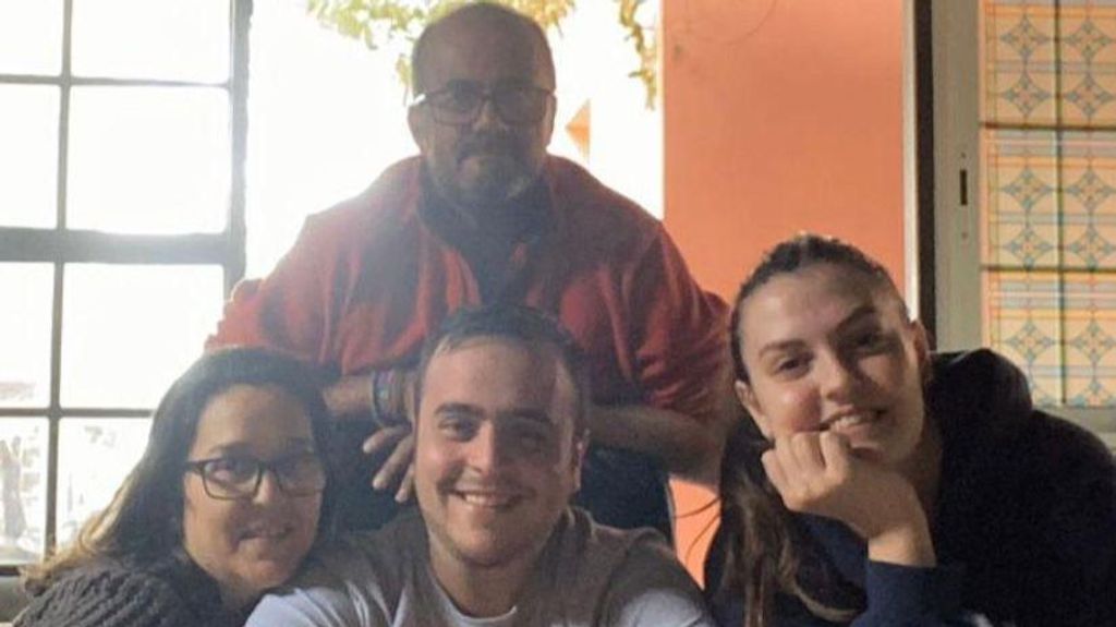 El volcán de La Palma un año después: "Está la familia divida en tres casas distintas, no aguantamos más"