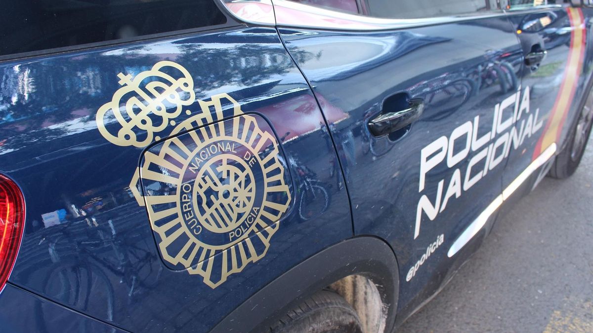 Hallan muerto a un invidente en el hueco de un ascensor de un edificio de Valencia Hallan muerto a un invidente en el hueco de un ascensor de un edificio de Valencia