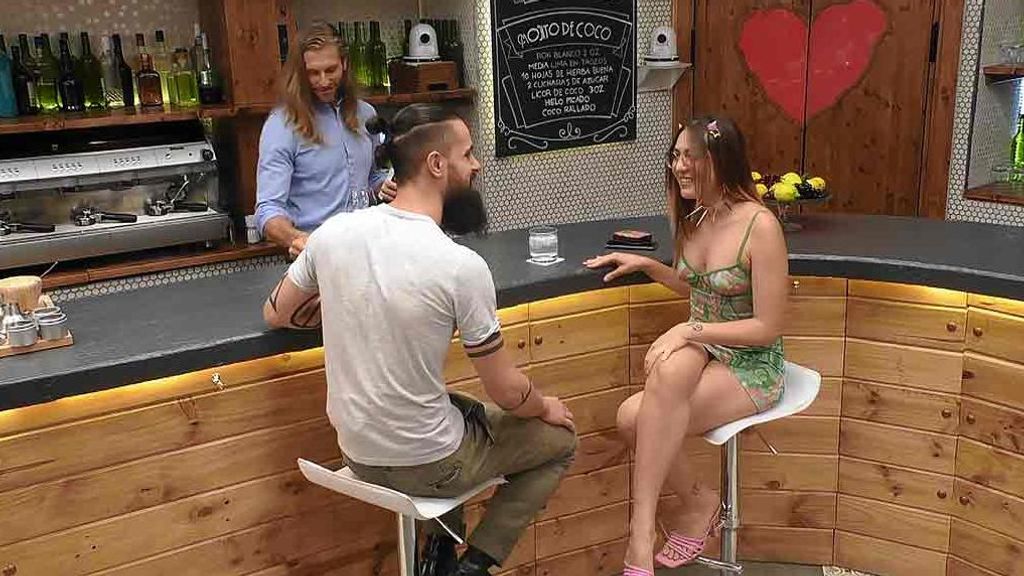 Oriol y Serena durante su cita en 'First Dates'