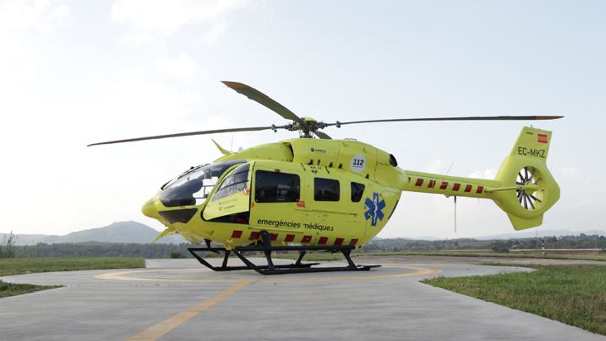 Helicóptero del SEM en el helipuerto del Hospital Vall d'Hebron Helicóptero del SEM en el helipuerto del Hospital Vall d'Hebron