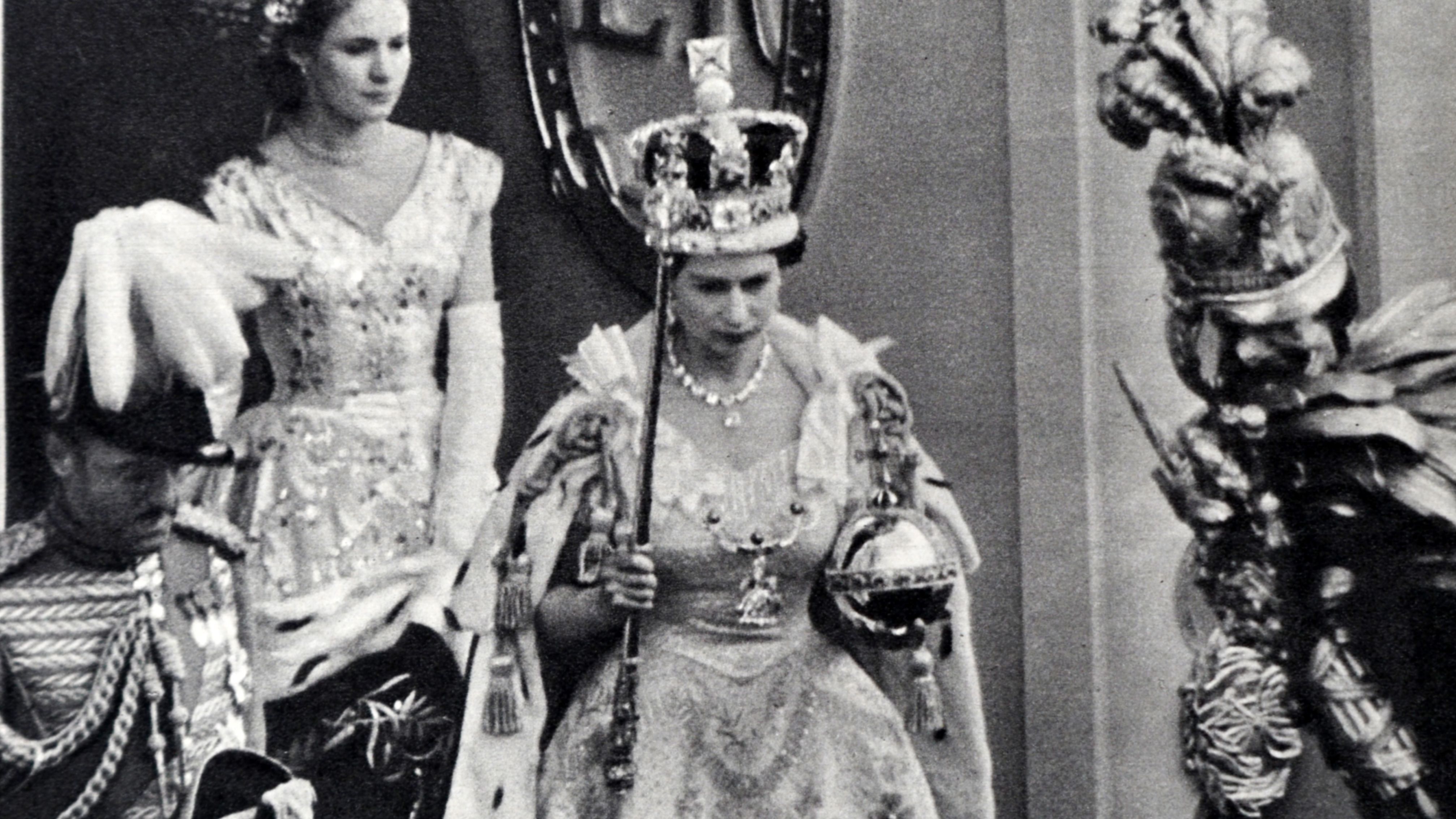 Isabel II el día de su coronación en 1953