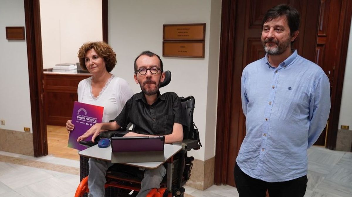 Pablo Echenique tras registrar la proposición de ley sobre las hipotecas