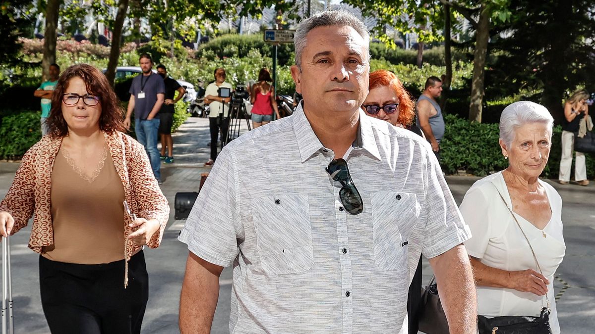 ROBER SOLSONA…20220628……VALENCIA…..MARISOL BURÓN, MADRE DE MARTA CALVO Y EL PADRE DE LA VICTIMA ACUDEN AL JUICIO DONDE HOY VAN A DECLARAR POR EL JUICIO CONTRA JORGE IGNACIO PALMA. ROBER SOLSONA…20220628……VALENCIA…..MARISOL BURÓN, MADRE DE MARTA CALVO Y EL PADRE DE LA VICTIMA ACUDEN AL JUICIO DONDE HOY VAN A DECLARAR POR EL JUICIO CONTRA JORGE IGNACIO PALMA.