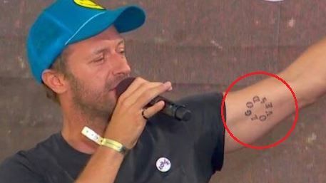 Los tatuajes de Chris Martin y qué significan - Yasss