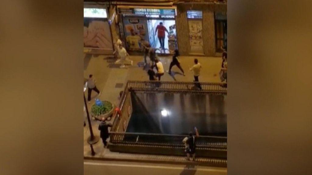 Agreden con puñetazos, patadas y palos a un joven en A Coruña