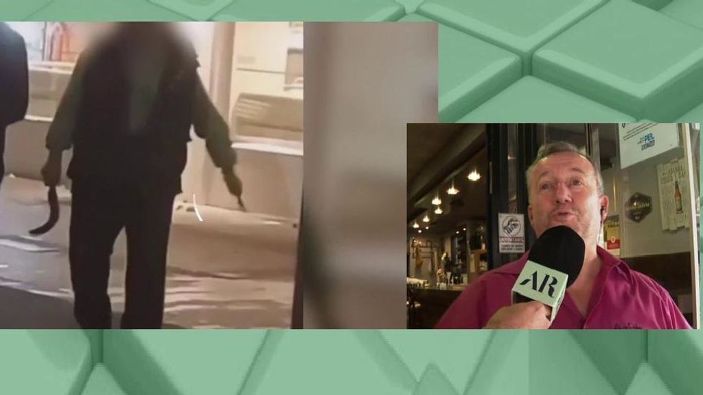 El dueño del bar de Carballo al que le reclamaron un pincho de tortilla con una hoz y un cuchillo: "Estaba ebrio y le invitamos a irse"