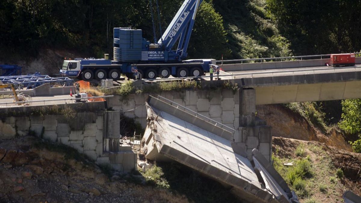 Imagen de las obras en el viaducto derrumbado.