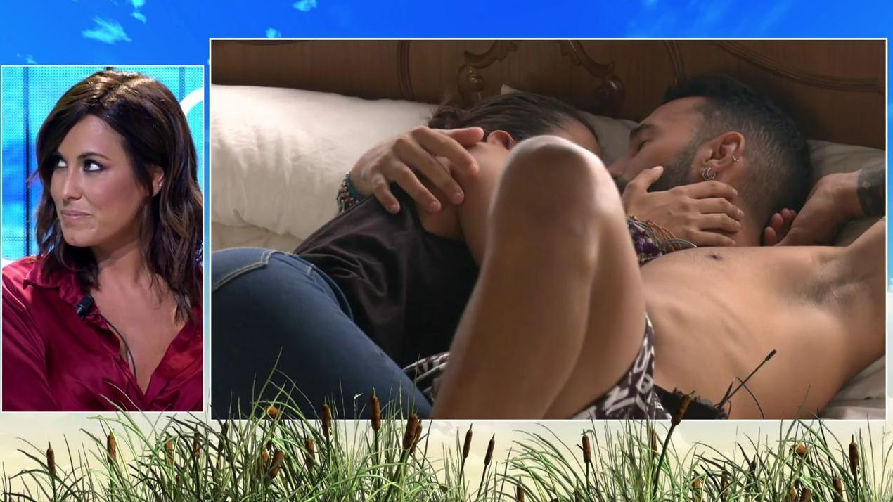 Raquel reacciona al beso