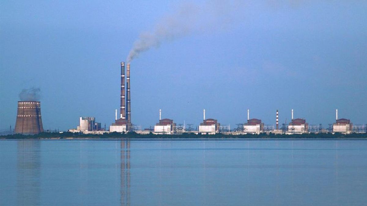 El OIEA anuncia que la central nuclear de Zaporiyia vuelve a estar conectada