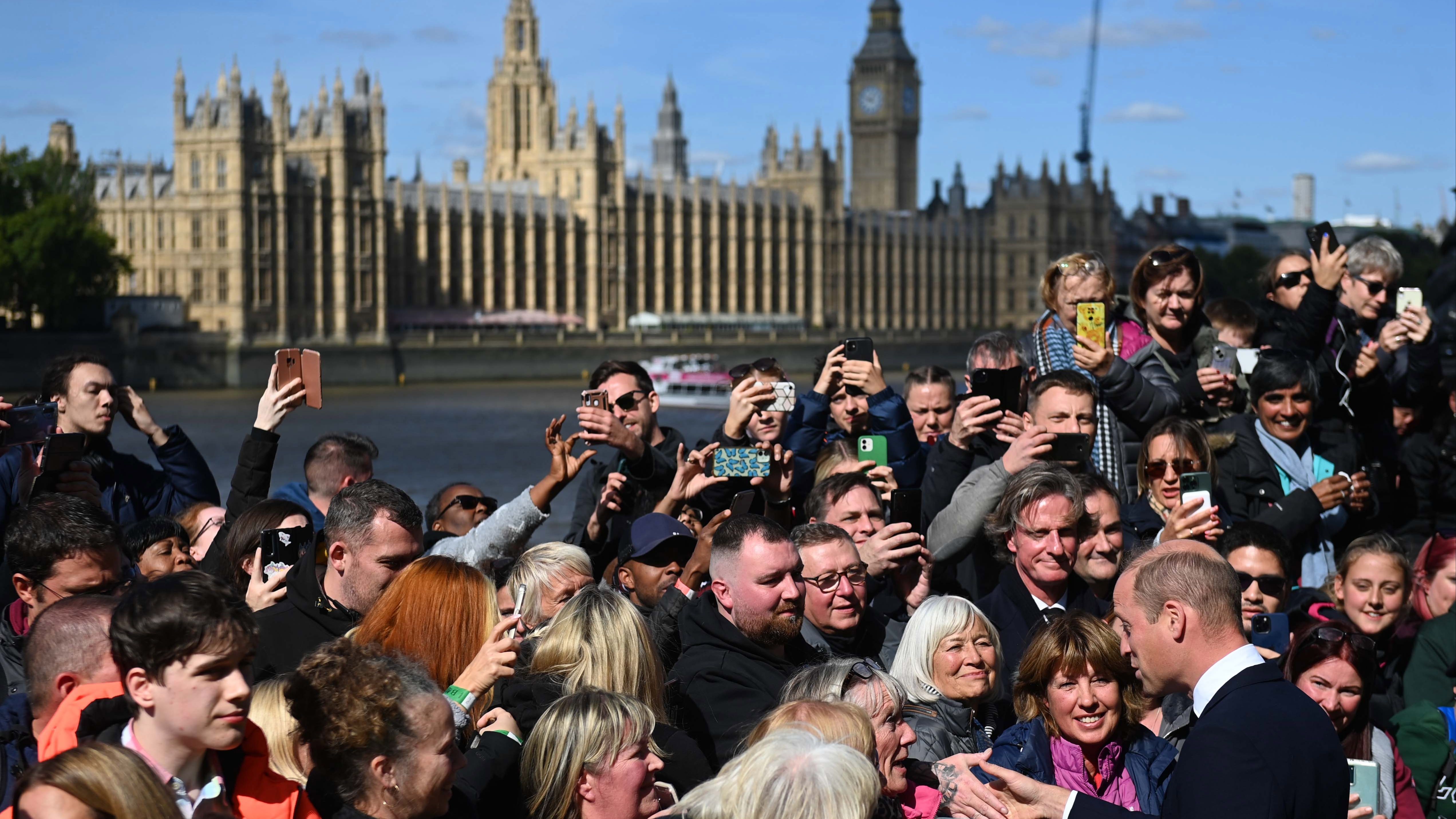 Las colas para despedir a la reina Isabel II, las más largas jamás vistas