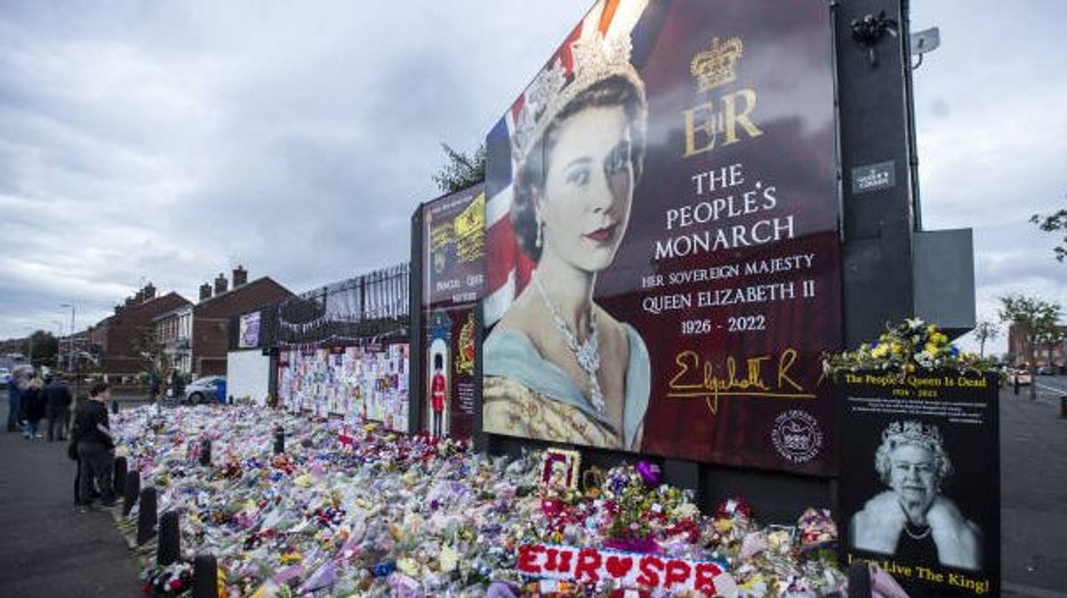 Reino Unido guarda un minuto de silencio en recuerdo de la reina Isabel II