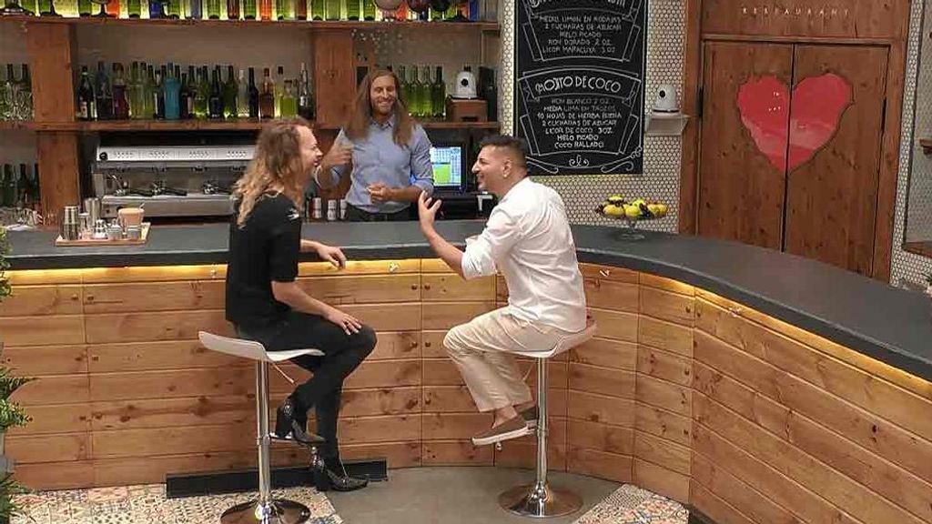 Alejandro y Mauro durante su cita en 'First Dates'