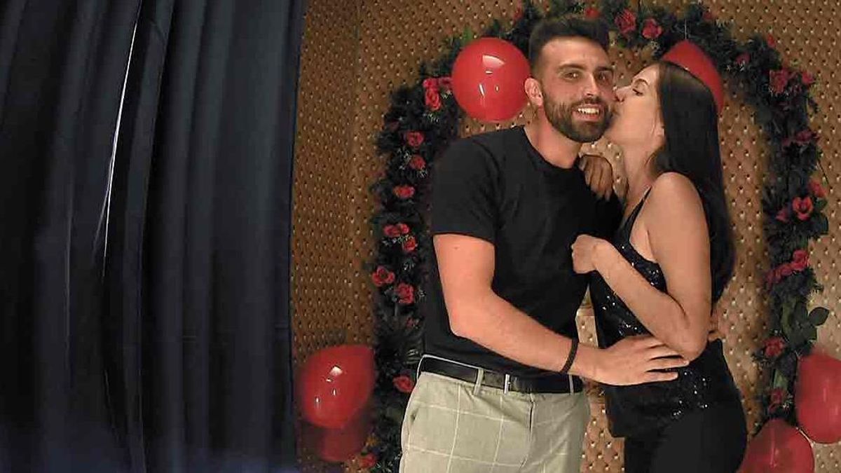 Alexia y Cristian, de ‘First Dates’ a las hogueras de San Juan: “La noche es joven”