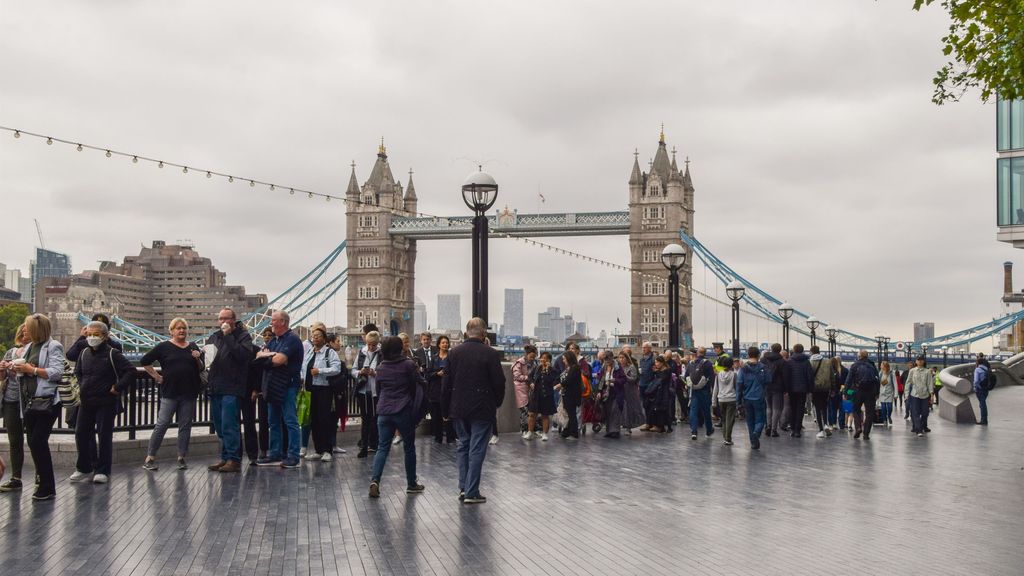 Colas para acceder a la capilla ardiente de Isabel II en Londres