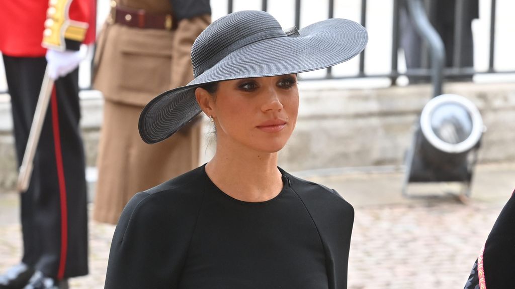 El look completo de Meghan Markle para el funeral de Estado de la reina Isabel II