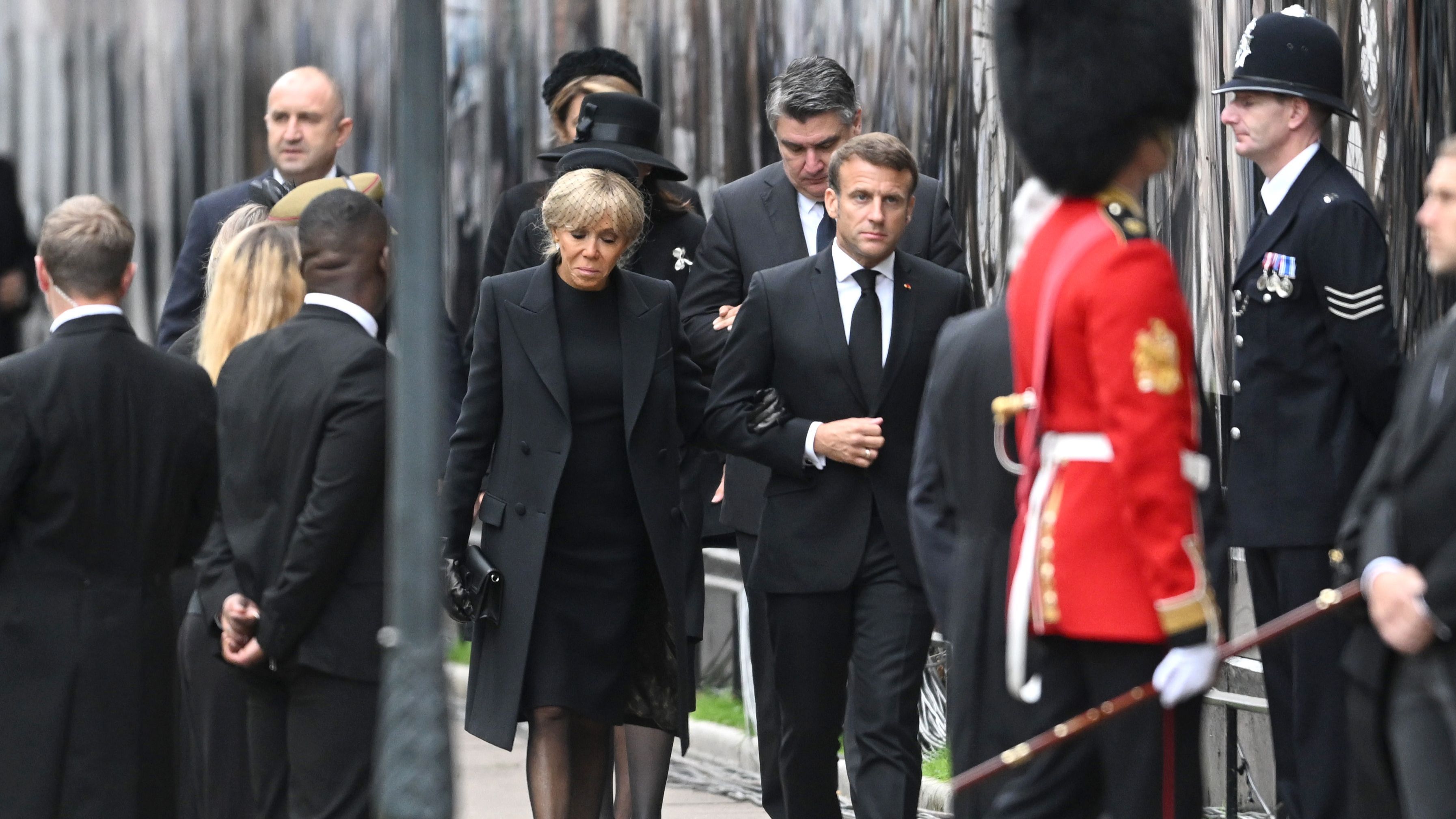 Emmanuel Macron y su esposa