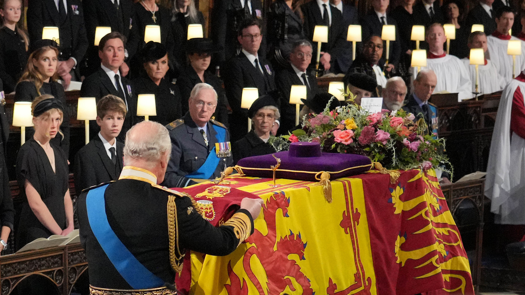 Entierro de la reina Isabel II: aplausos y emoción en el último adiós que cierra una era