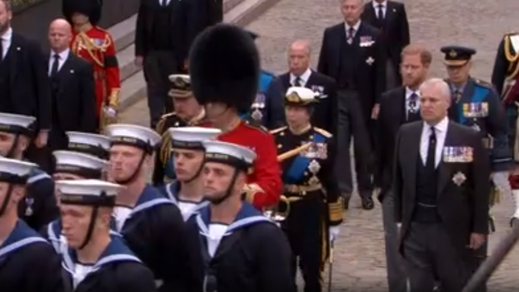 Los hijos de la reina, junto con Harry y Guillermo, en el desfile