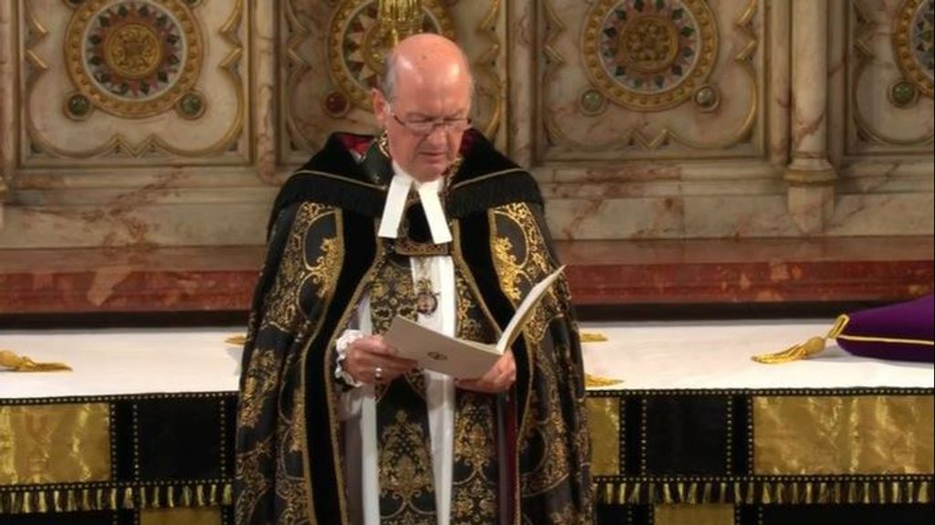 Oraciones de los capellanes en el entierro de Isabel II