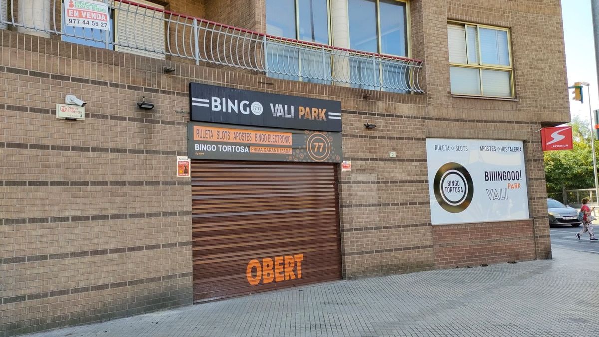 Un grupo de hombres ha irrumpido en un Bingo de Tortosa (Tarragona) Un grupo de hombres ha irrumpido en un Bingo de Tortosa (Tarragona)
