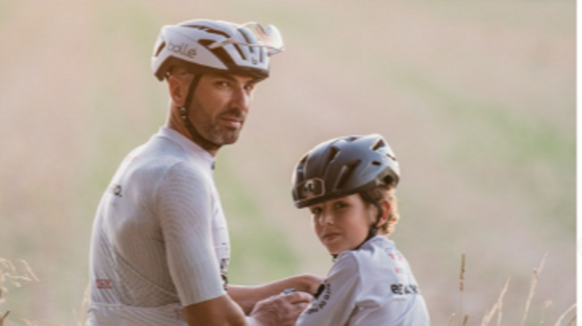 Un padre recorre en bici más de 1.000 kilómetros en 80 horas para recaudar fondos para el cáncer que padeció su hijo: "Hay que seguir investigando" Un padre recorre en bici más de 1.000 kilómetros en 80 horas para recaudar fondos para el cáncer que padeció su hijo: "Hay que seguir investigando"