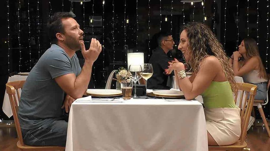 José y Bea durante su cita en 'First Dates'