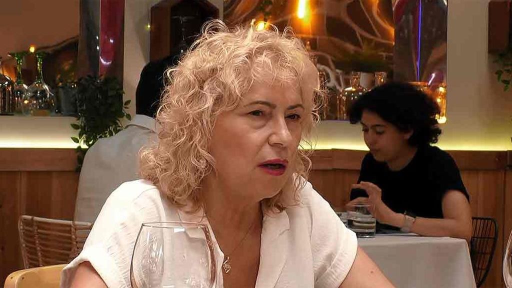 Mari Carmen, la soltera de ‘First Dates’ que vive en una contradicción: “Católica sí soy, creo en muchas cosas de la realidad”