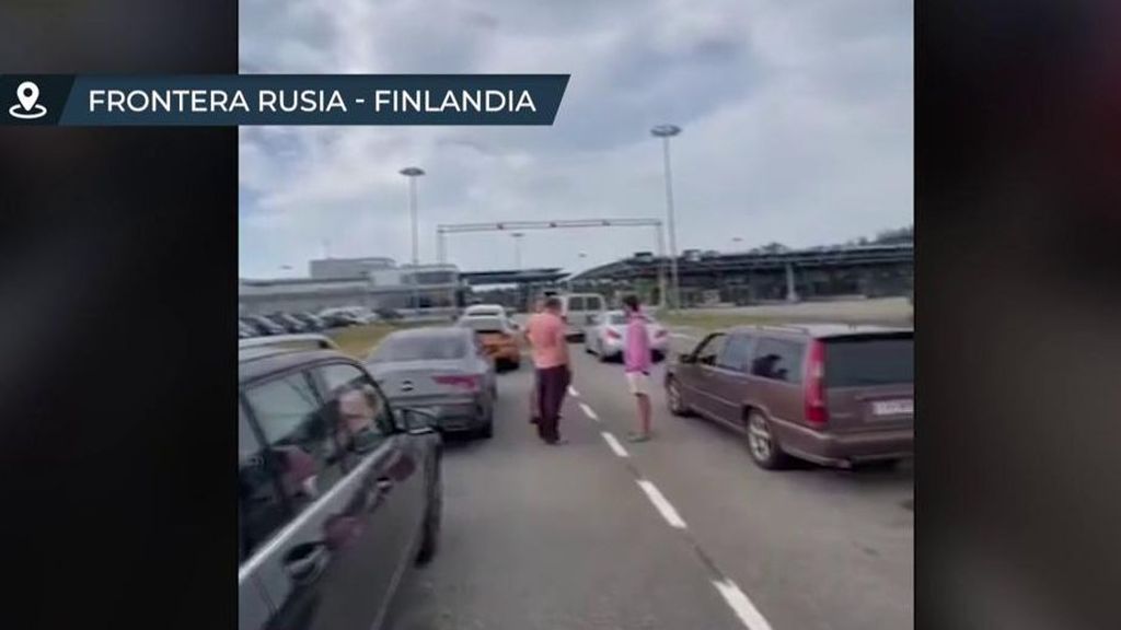 Atascos en la frontera entre Rusia y Finlandia por la huida masiva de los ciudadanos rusos tras el anuncio de Putin
