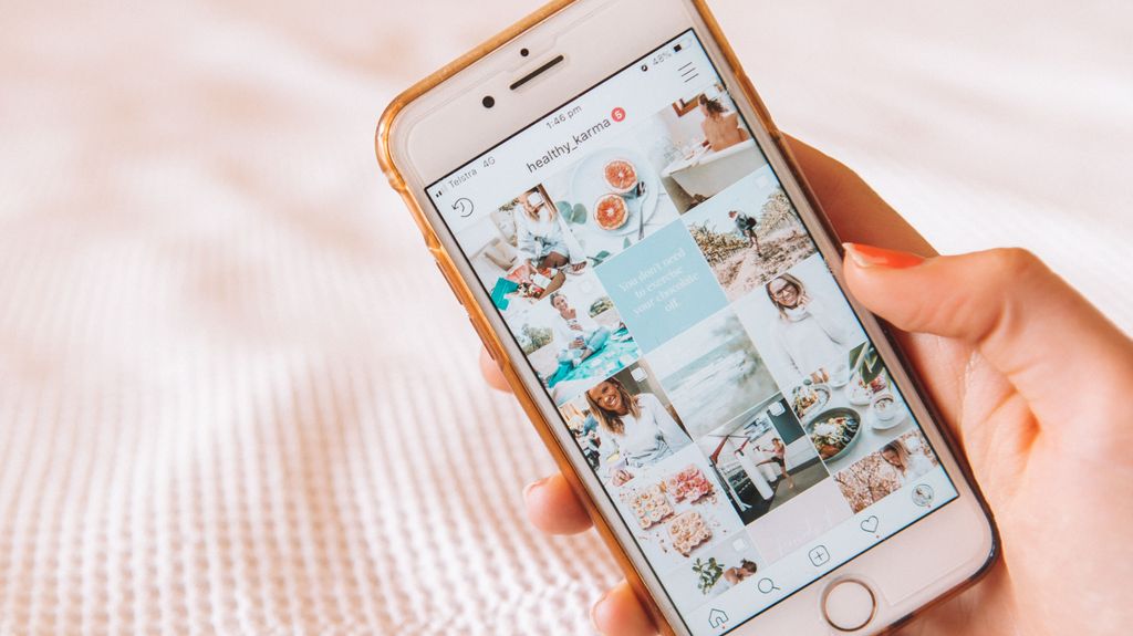 Crear cuentas falsas de influencers.