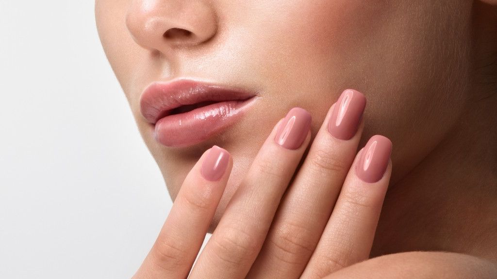 Descubre el gloss labial que está triunfando en las redes